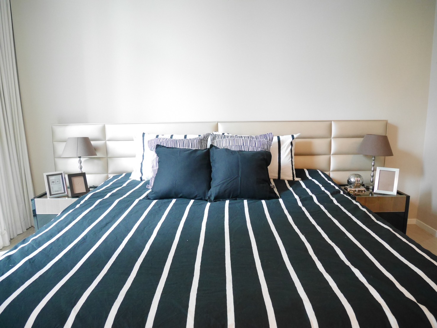 THE ROOM SUKHUMVIT 21 (ASOKE) 8