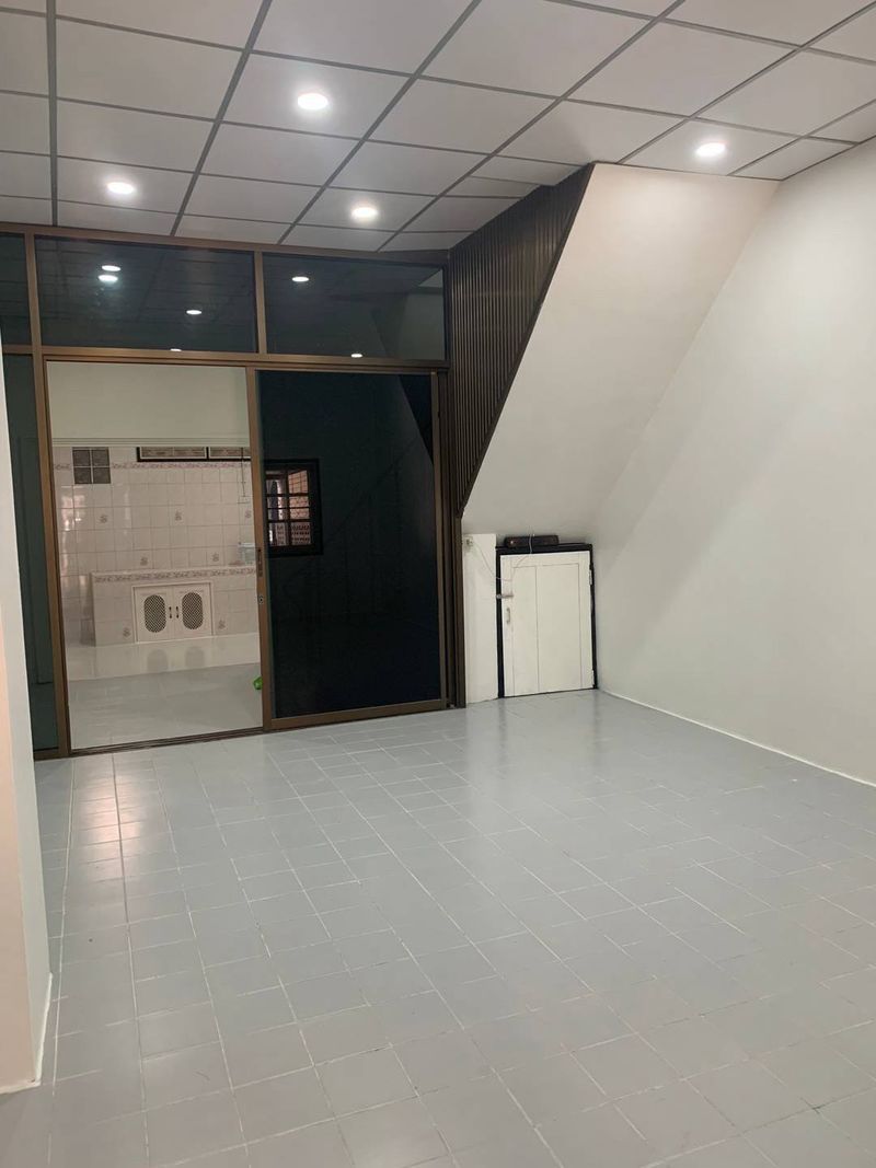 ให้เช่าบ้าน 2 ชั้น เนื้อที่ 17 ตรว.  หมู่บ้านรามอินทราวิลเลจ 2 ถนนรามอินทรา 117 ( ถนนเจริญพัฒนา 6 )แขวงบางชัน เขตมีนบุรี จังหวัดกรุงเทพมหานคร 4