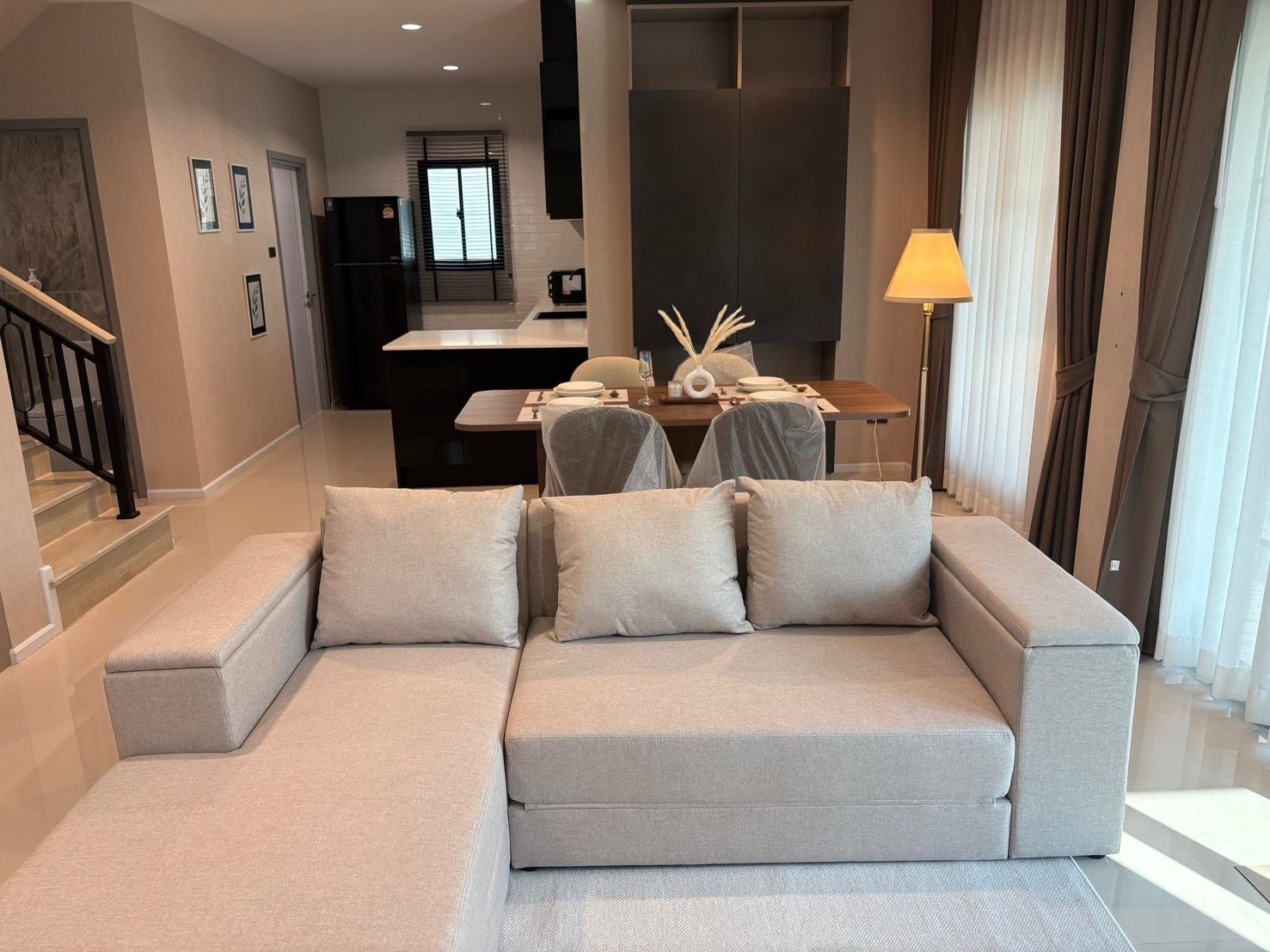 บ้านให้เช่า/For Rent บ้านเดี่ยว 2 ชั้น 55 ตร.วา พร้อมอยู่ 3 ห้องนอน 3 ห้องน้ำ แวดล้อมไปด้วยสถานที่สำคัญ เดินทางสะดวกสบาย สิ่งอำนวยความสะดวกครบครัน 4