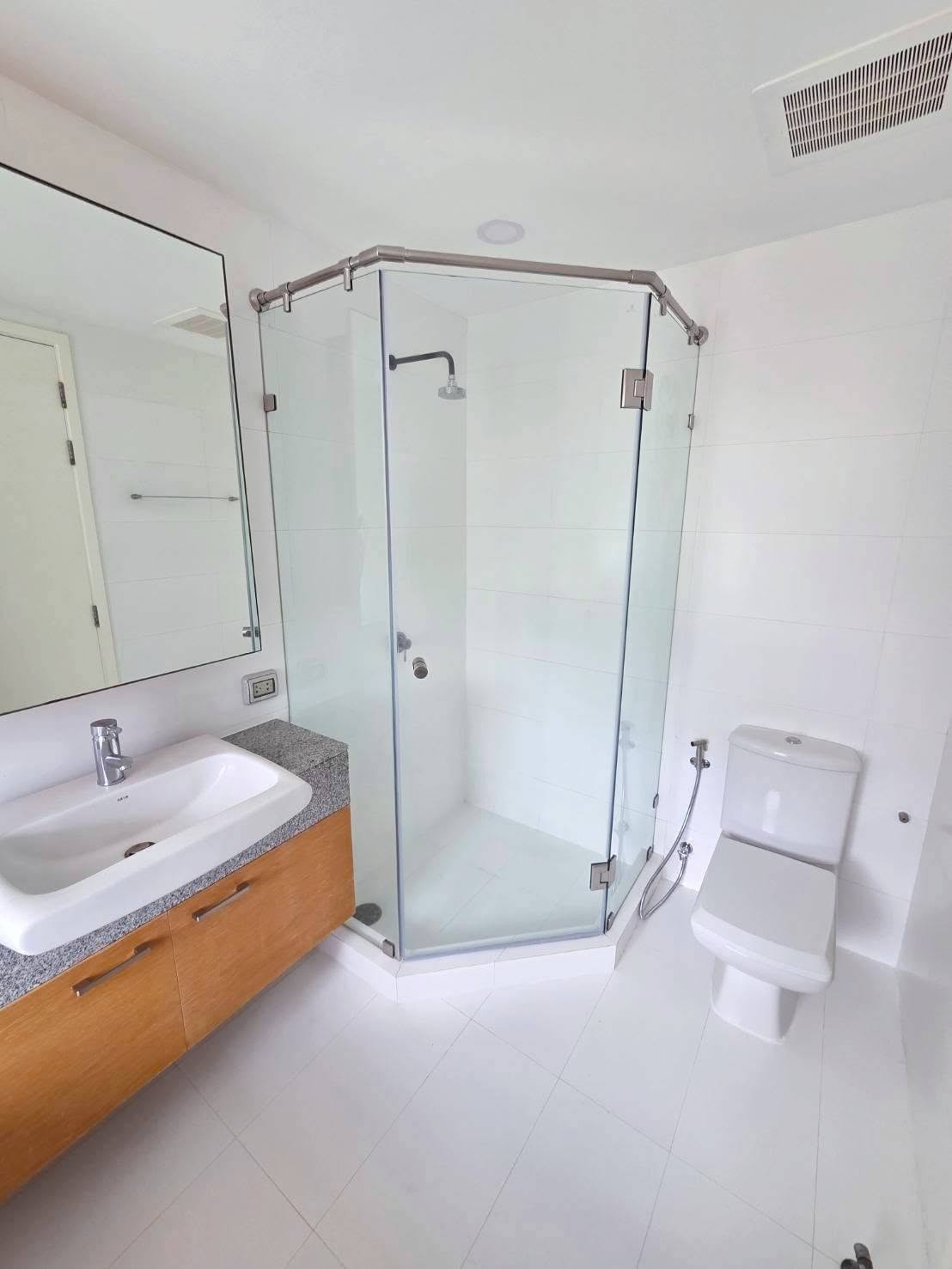 For Rent "Manhattah Chitlom Condo" 5