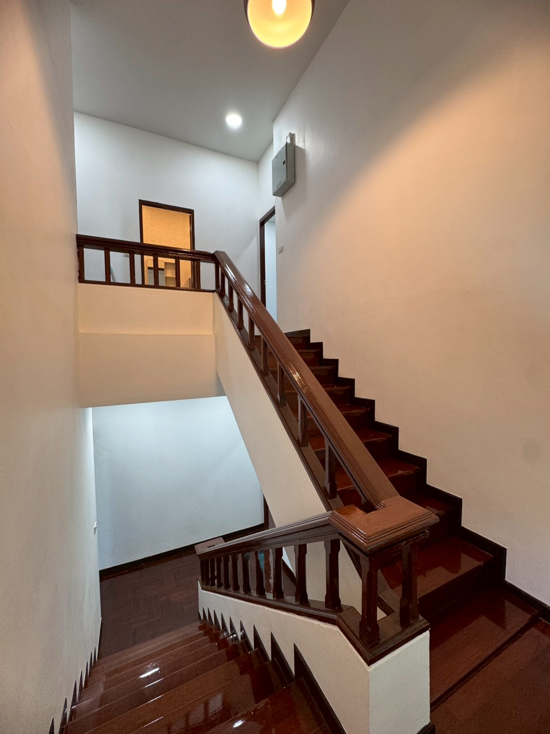 ให้เช่าบ้าน ซอยศรีนครินทร์ 24 **ราคาพิเศษขนาด 300 ตร.ม.** (N.2198) 6