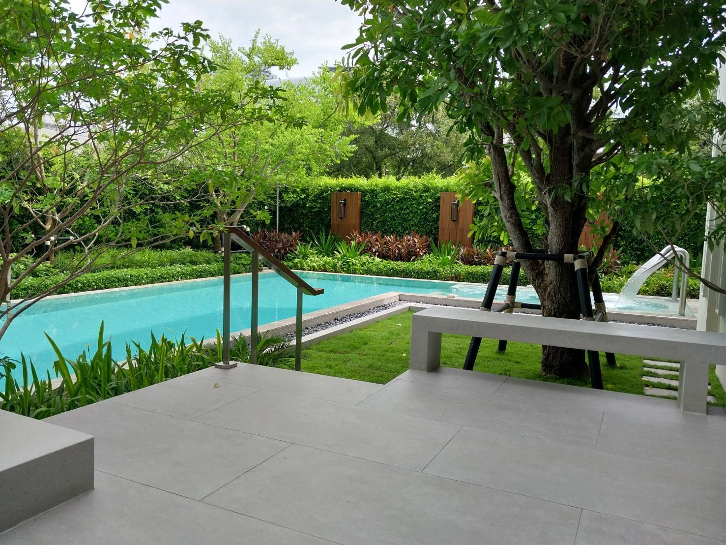 🔥 ให้เช่าคอนโดหรู ใกล้ศิริราช 2 นาที | ห้องมุม 2 นอน 60 ตร.ม. วิวสวน ร่มรื่น 🌿 คอนโดสไตล์ Boutique Hotel ส่วนตัว เงียบสงบ เหมาะพักผ่อน ห้องมุม ชั้น 9