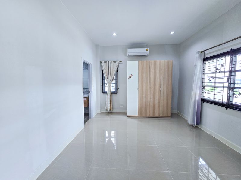 ขาย บ้านเดี่ยวชั้นเดียว มบ. เดอะ มิลตัน ปลวกแดง-มาบยางพร 50ตรว. บ้านสวย เพื่อนบ้านดี ฟรีของแถมในบ้านหลายรายการ 7