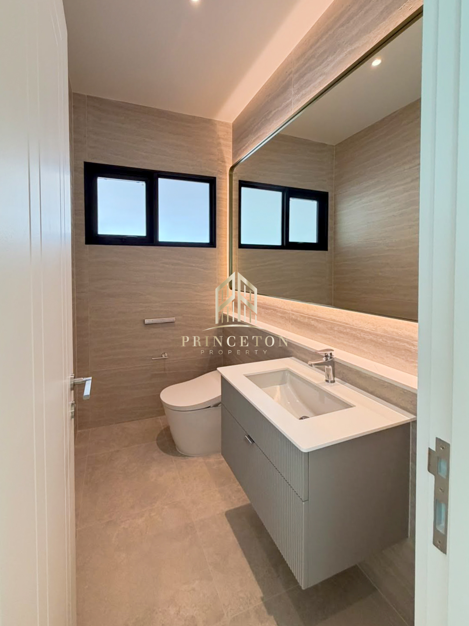Luxury house Narinsiri rama 9 krungthep kreetha 8
