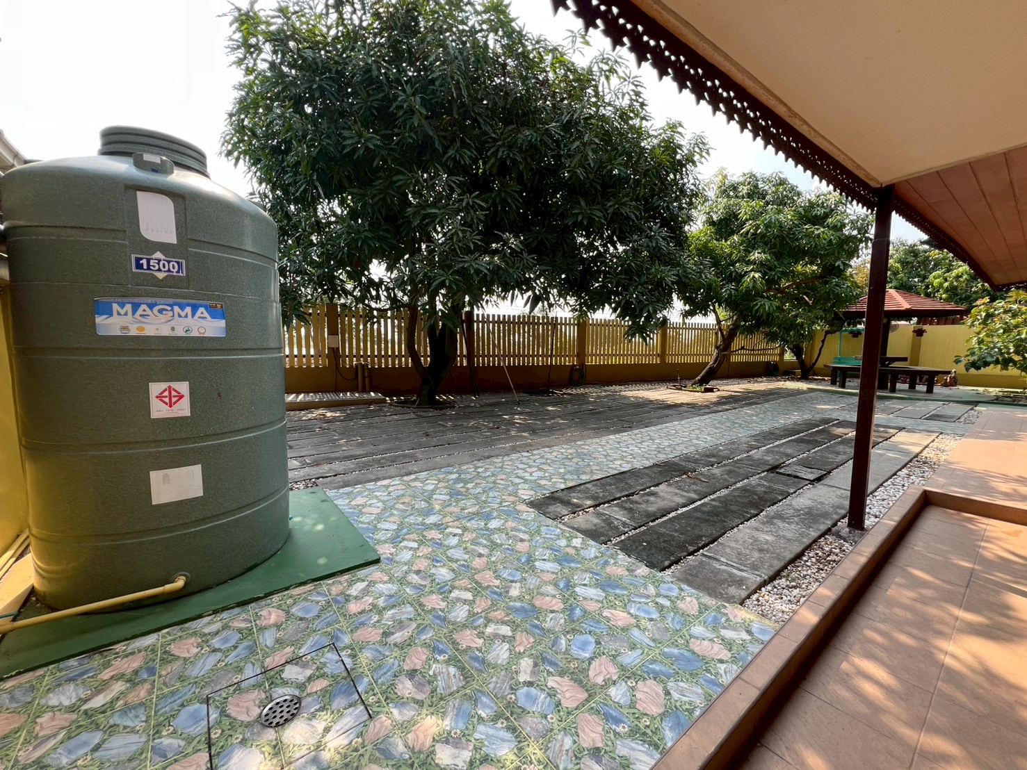 ขายบ้านเรือนไทย ใกล้สนามบินสุวรรณภูมิ  2 ชั้น ขนาด 307ตรว. 3 นอน 2 น้ำ - ม.ลาดกระบัง - ใกล้สยามพรีเมี่ยม เอาท์เล็ท   ต 13