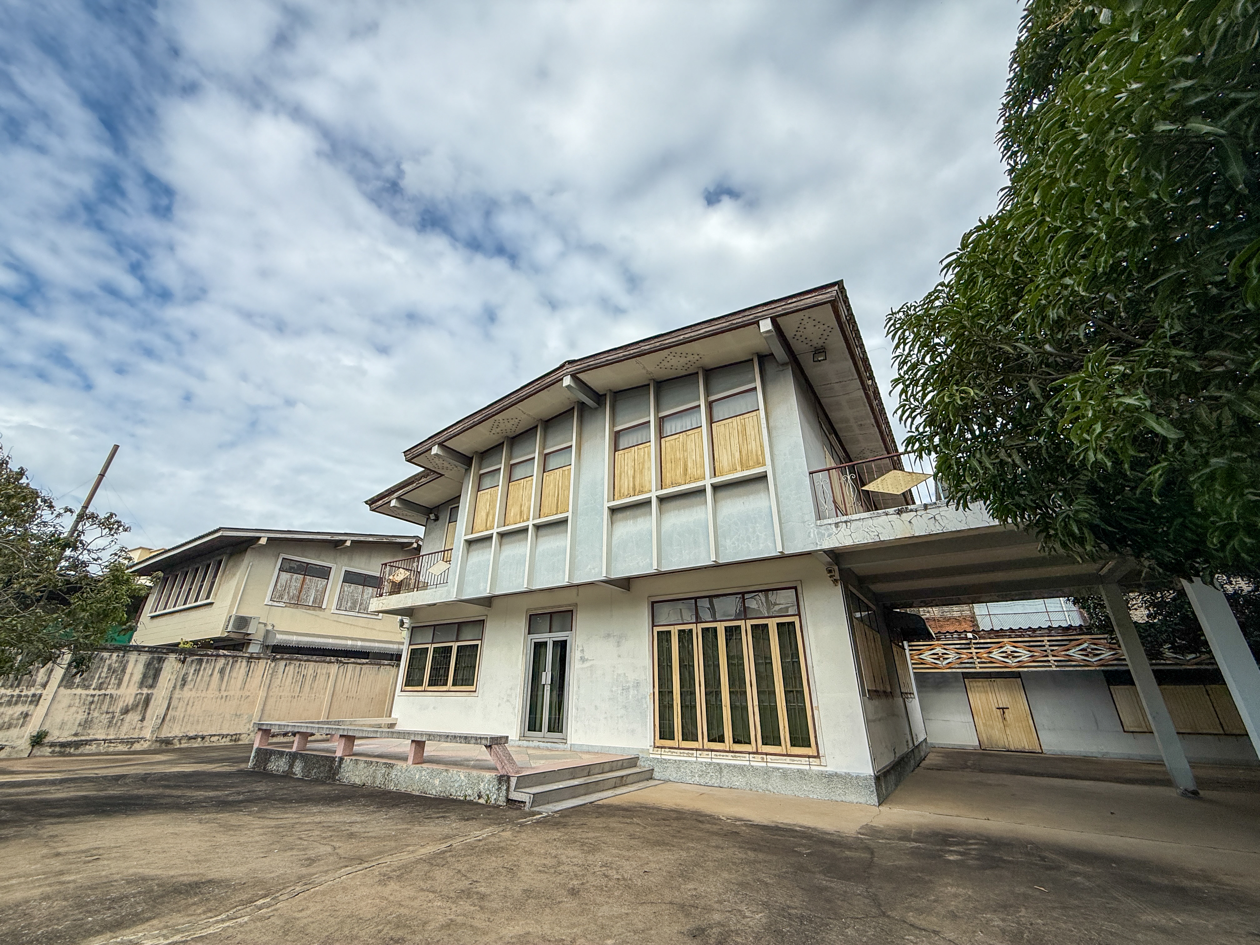 ให้เช่าที่ดินพร้อมสิ่งปลูกสร้าง 658 ตรว ,ติดถนนสาธุประดิษฐ์ เหมาะแก่การพักอาศัย และร้านคาเฟ่ ,ร้านอาหาร 1