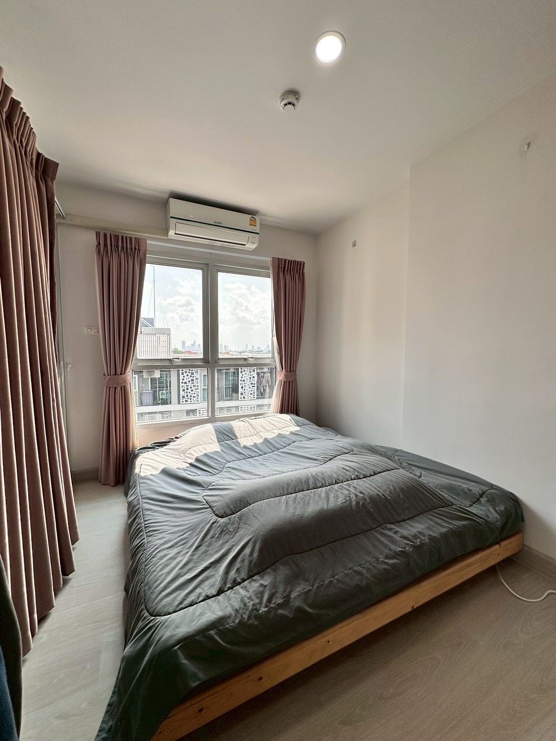 Deco condominium BTS Bearing 4