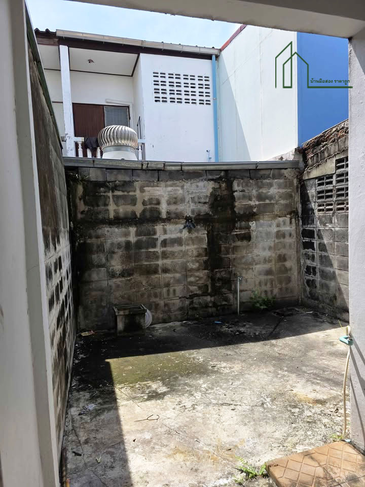 บ้านทาวเฮ้าส์ 2ชั้น หมู่บ้านเฟื่องฟ้าโครงการ2 (ซอยศรีสมิตร) ถ.เทพารักษ์  12