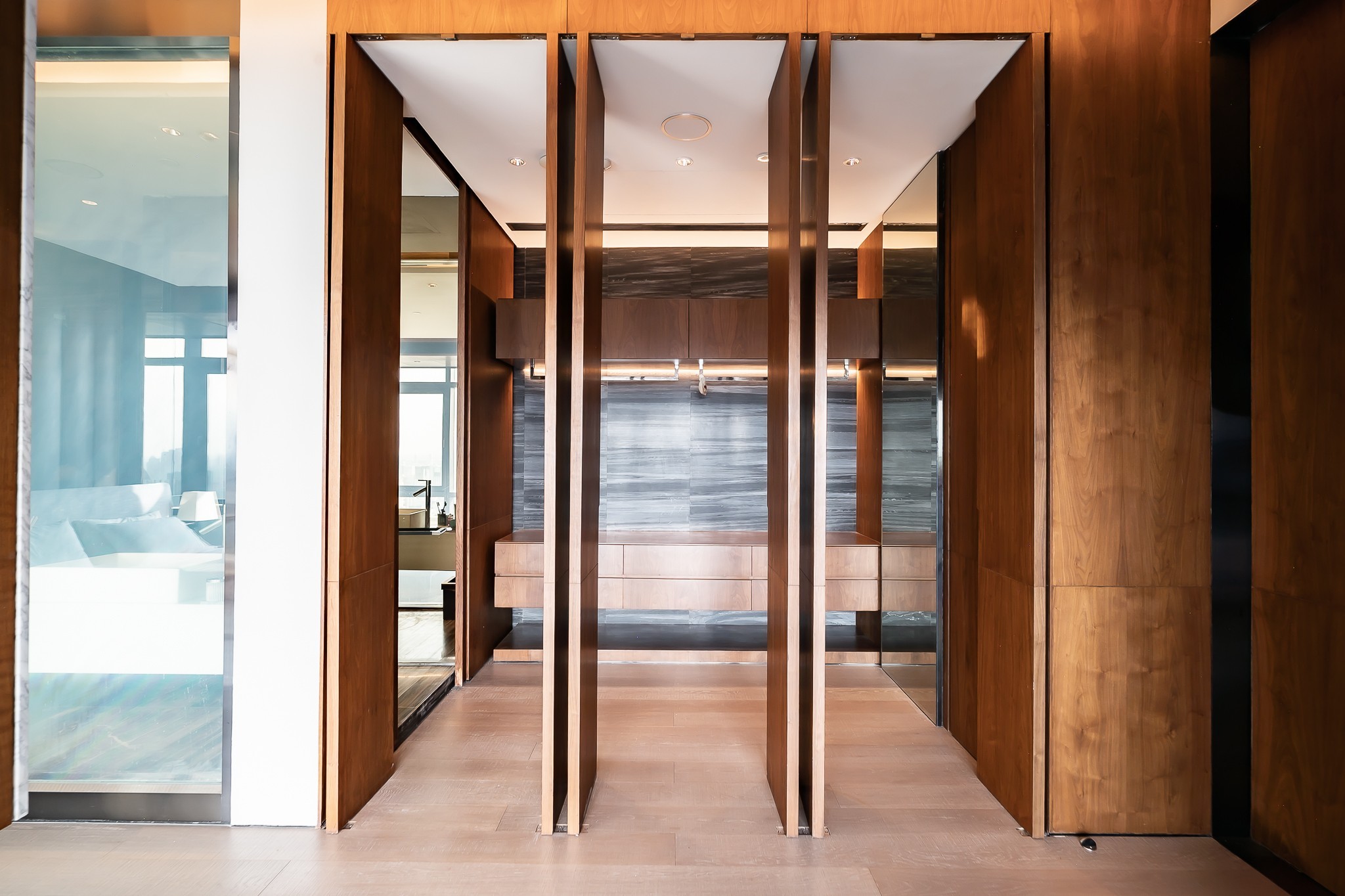 BEST DEAL!! For Sale | Circle Living Prototype, Bangkok 135 Sq.M. | Rare High-Floor Sky Residence (49th Floor) 17