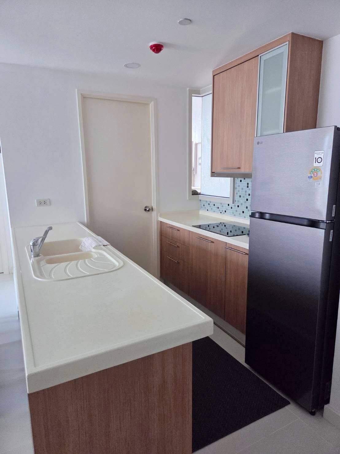 For rent "Manhattah Chitlom Condo" 3