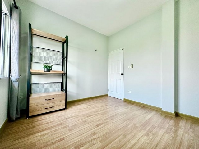 ให้เช่าบ้านเดี่ยว ถนนคุ้มเกล้า ใกล้ถนนเจ้าคุณทหาร ตรงข้ามตลาดคุ้มเกล้า เดินทางสะดวก เหมาะอยู่อาศัย 13