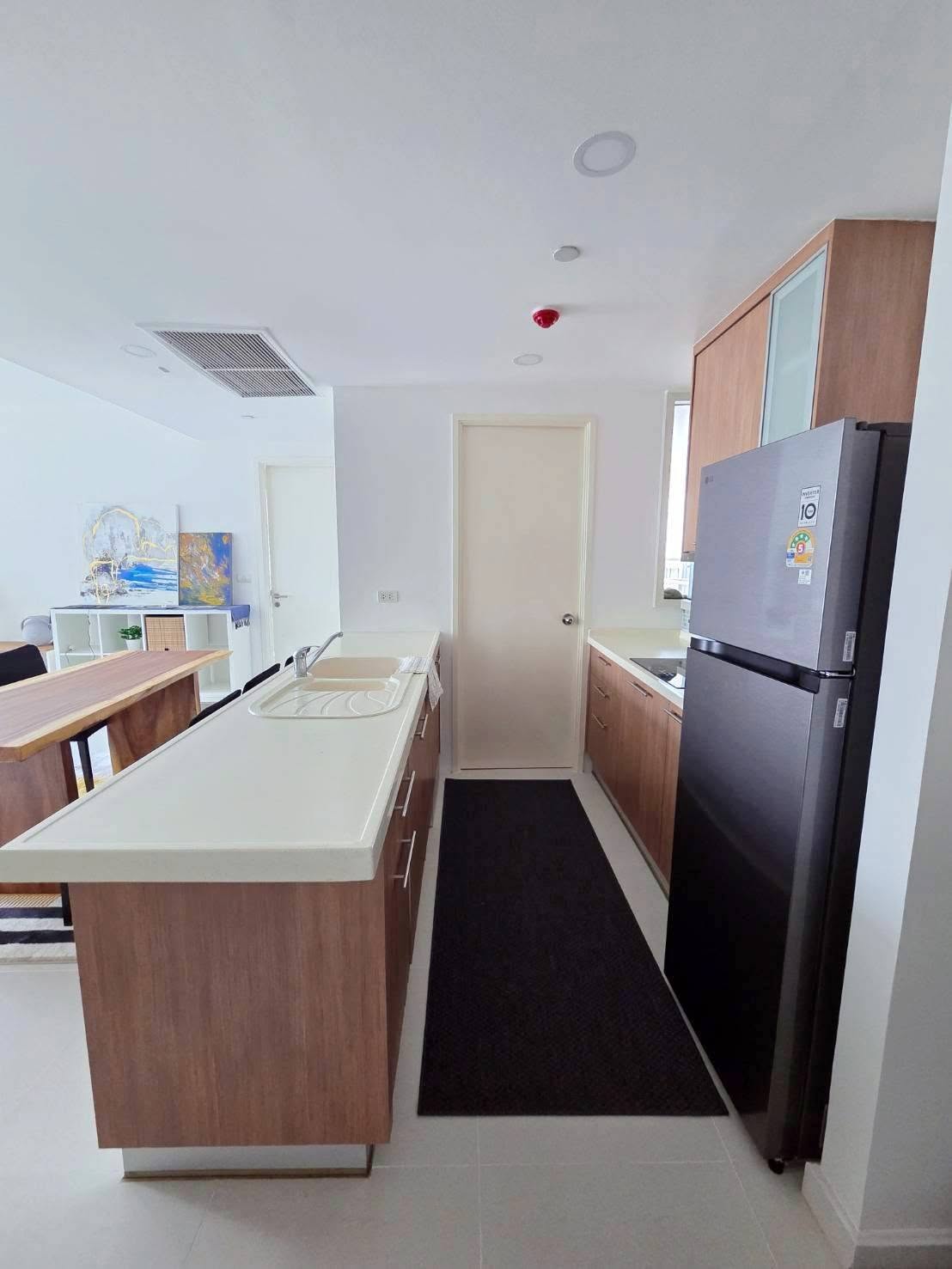 For rent "Manhattah Chitlom Condo" 10