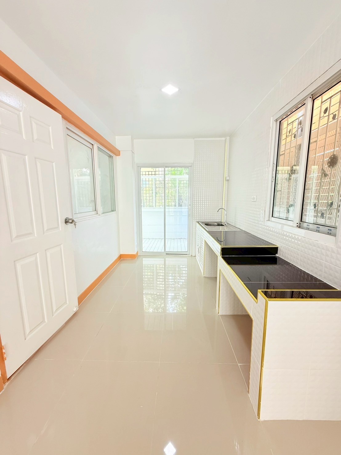 หมู่บ้านคุณาภัทร3         12