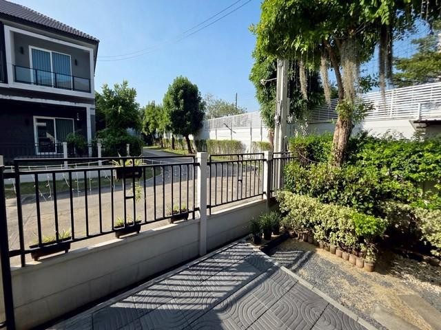 ขายบ้านเดี่ยว 2 ชั้น หลังมุม ย่านพัฒนาชนบท3 โครงการ Centro พระราม 9 - มอเตอร์เวย์ 5