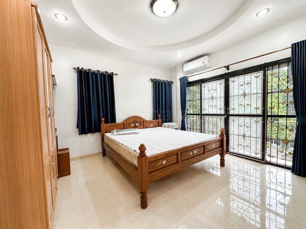 For Rent — 2-Storey Detached House with Garden at Sirisa 9, South PattayaSpacious 3 bedrooms 3 bathroom 13