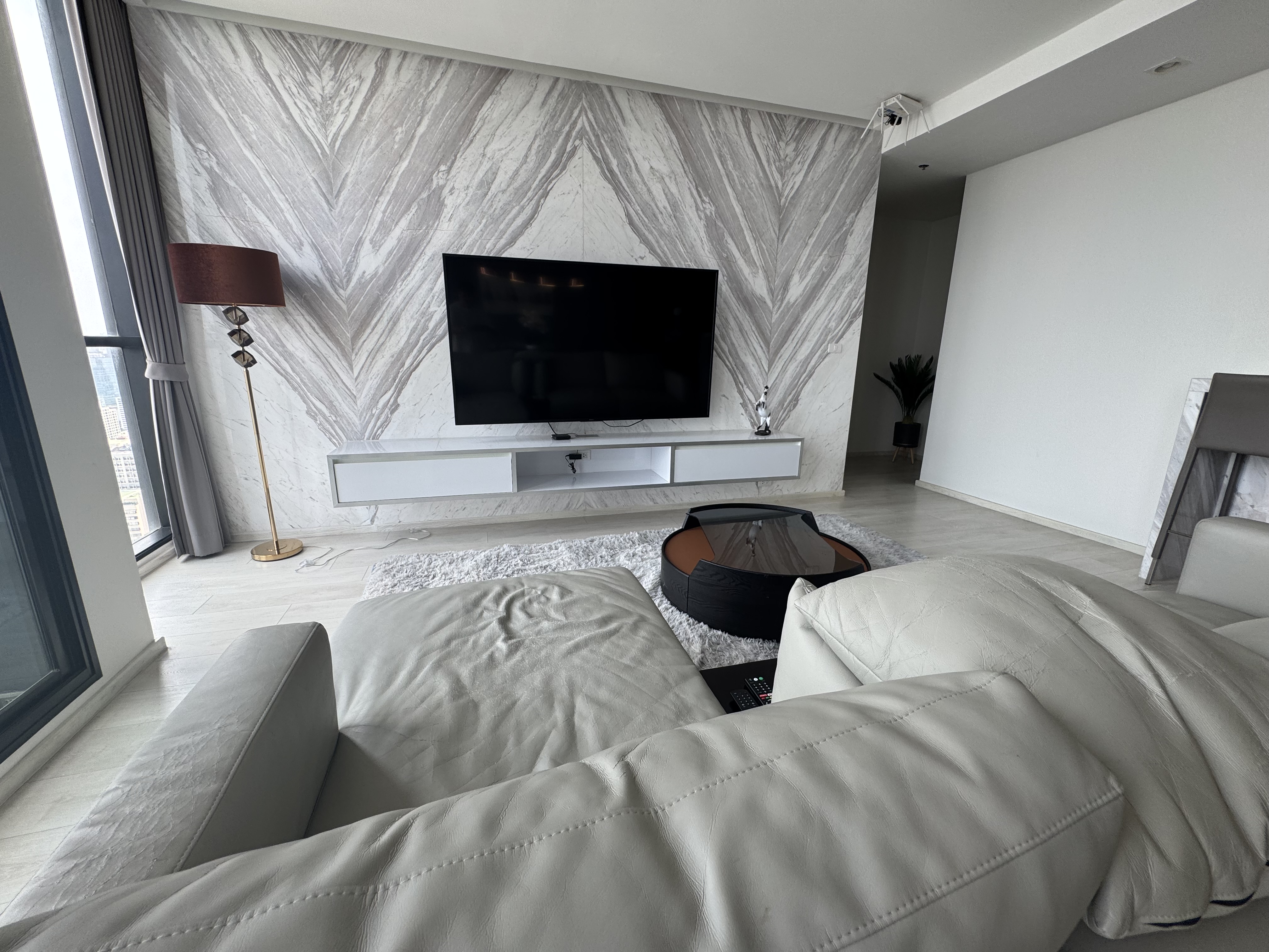 Ploenchit 2 Bedroom Sky Residence Unit 12