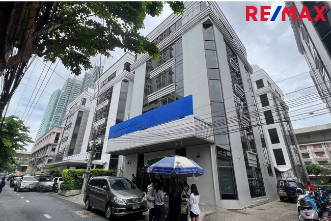 ให้เช่า อาคารสำนักงาน 7 ชั้น ย่านเจริญนคร ใกล้ ICONSIAM เพียง 500 เมตร เดินถึง BTS 1