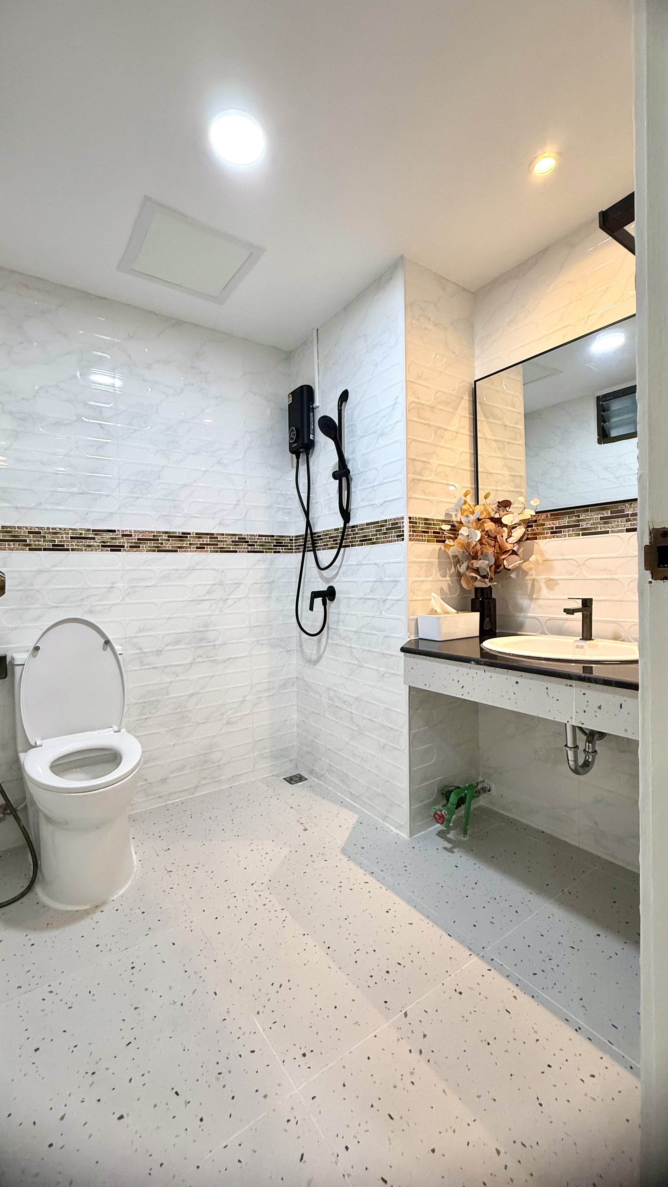 คอนโดสินเศรษฐีเรซิเดนซ์ 2 ชั้น 9 ห้องมุมวิวโล่งสวย ใกล้รถไฟฟ้า 14