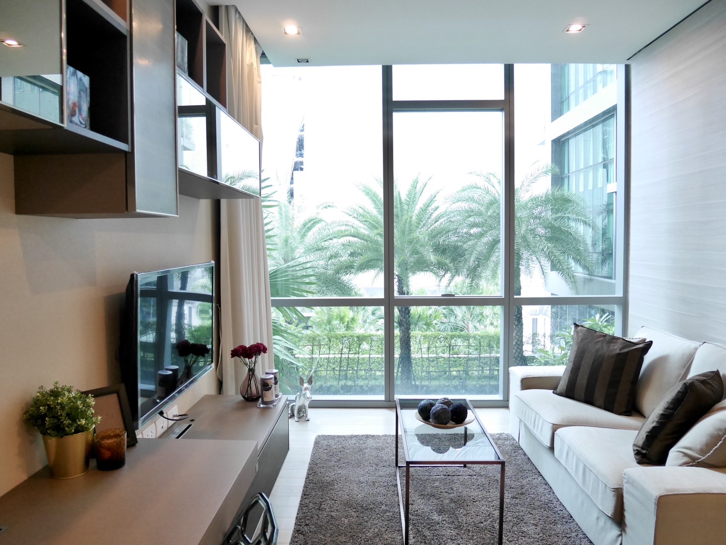 THE ROOM SUKHUMVIT 21 (ASOKE) 3