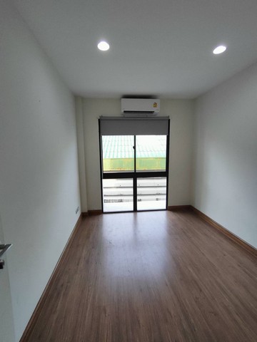 ให้เช่าโฮมออฟฟิศ4ชั้น320 ตร.ม.ย่านนวลจันทร์รามอินทรา40ใกล้MRTรามอินทรากม.6 เลียบด่วน เหมาะทำโฮมออฟฟิศ โครงการดิสทริคเอกมัย-รามอินทรา หลังมุม 8