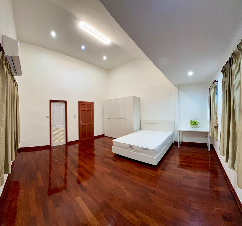 หมู่บ้านรังสิยา อุดมสุข 58 ให้เช่าบ้านเดี่ยวรีโนเวทใหม่ 70 ตารางวา 4 ห้องนอน 4 ห้องน้ำ ตกแต่งครบ ใกล้รถไฟฟ้าสีเหลือง ศรีอุดม 7