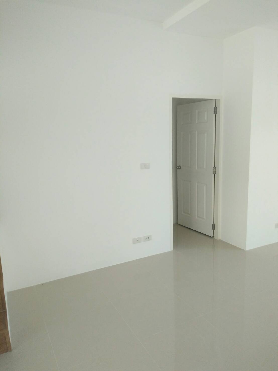 ทาวน์โฮม 2 ชั้น 3 ห้องนอน 3 ห้องน้ำ 3