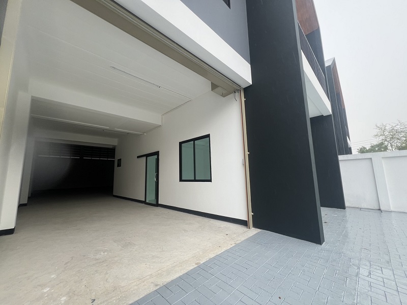 #ให้เช่าโกดังออฟฟิศ+ที่พักลาดหลุมแก้ว ปทุมธานี พื้นที่ 240 ตรม ขนาดโกดัง  192 ตรม โกดังพร้อมบ้านพัก 2ชั้น  1ออฟฟิศ 2ห้องนอน 2ห้องน้ำ ค่าเช่า 40,000 บา 11