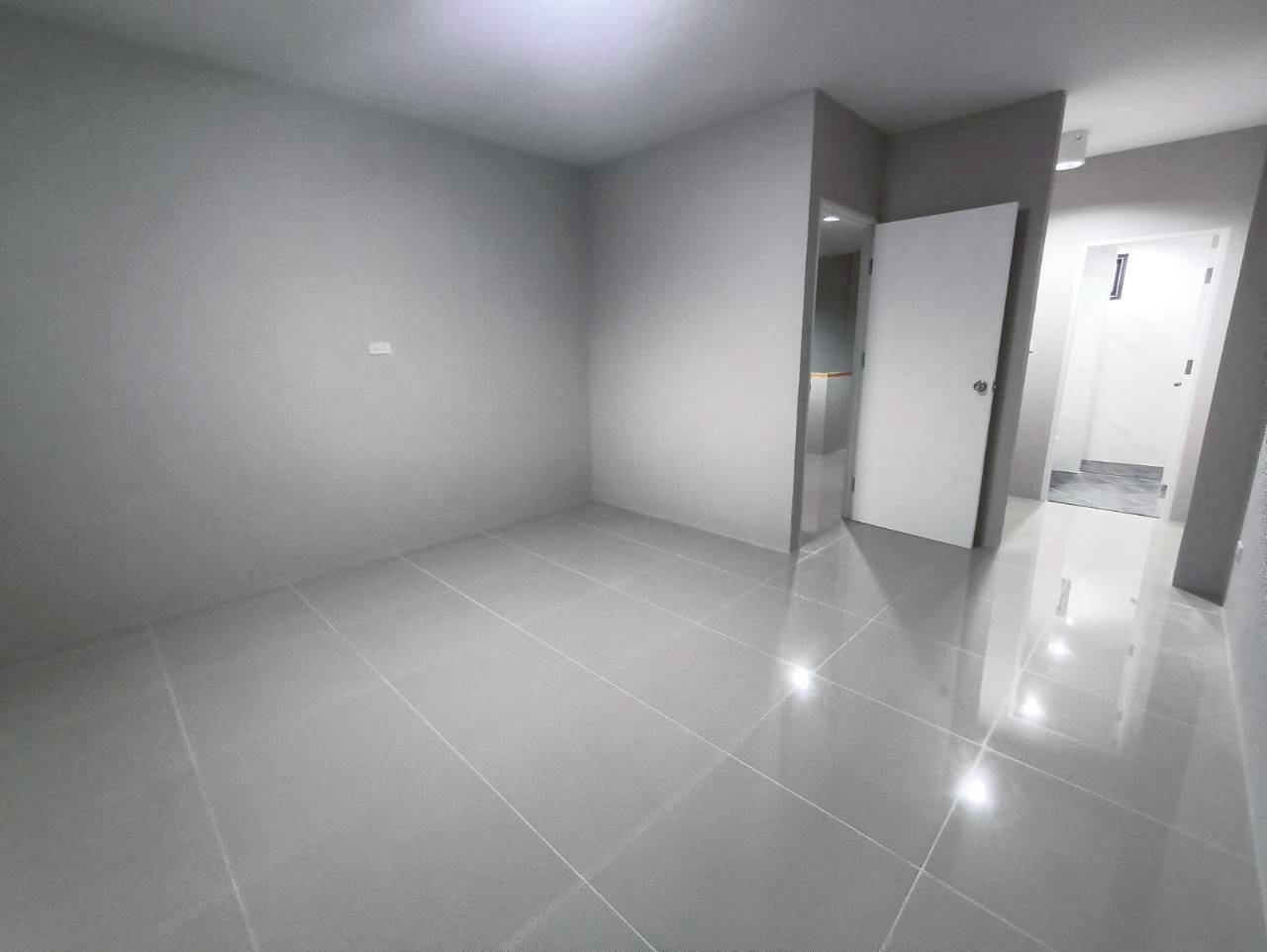 ให้เช่า โกดัง/โรงงาน 3 ชั้น พร้อมสำนักงาน 708 ตร.ม. รับน้ำหนัก 3 ตัน/ตร.ม. ซอยวัดต้นเชือก บางใหญ่ ใกล้ศาลายา 6