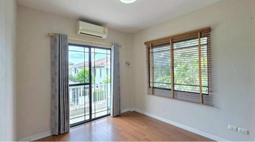 ขายหรือให้เช่าบ้านเดี่ยวหลังมุม หมู่บ้านมัณฑนา เลค วัชรพล โซนใกล้ทะเลสาบ ถนนสุขาภิบาล5 กทม. 11