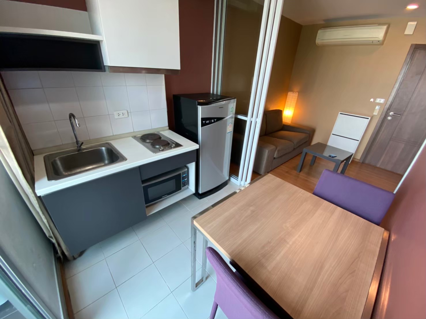 For Rent: The Base sukhumvit77 30sqm. 12,400บาท/เดือน Line ID : 2424yusuke 4
