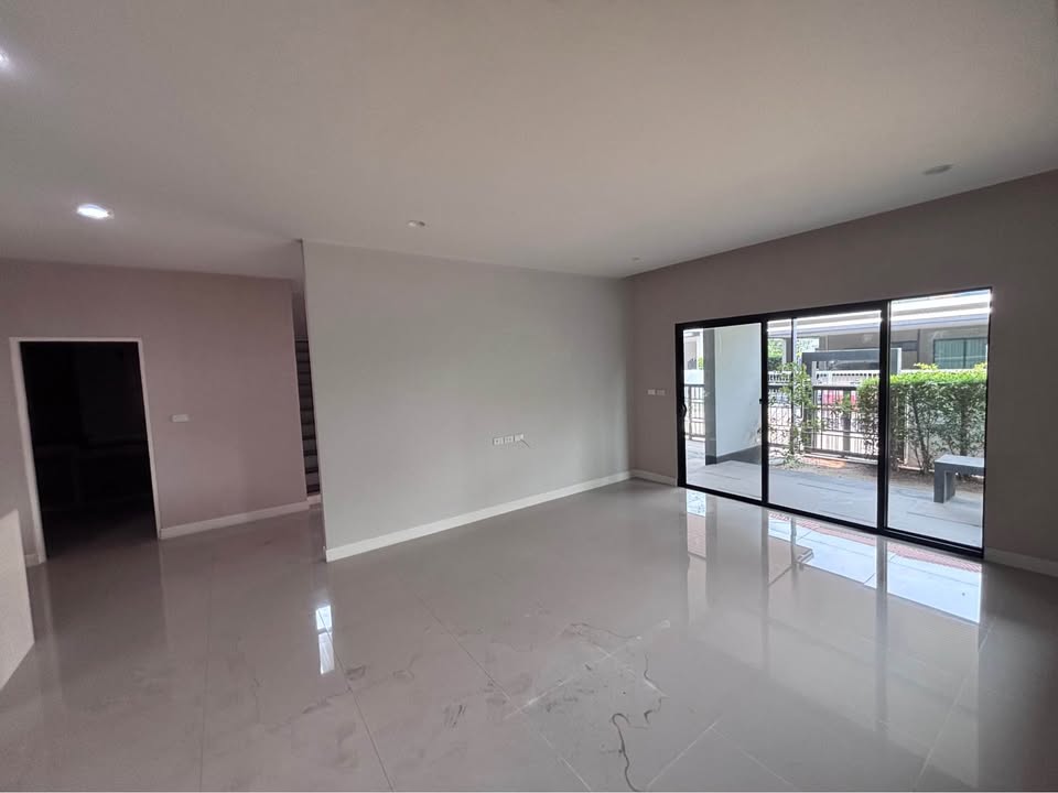 บ้านเดี่ยวให้เช่า ลำลูกกา คลอง 5 4ห้องนอน 6ห้องน้ำ 7