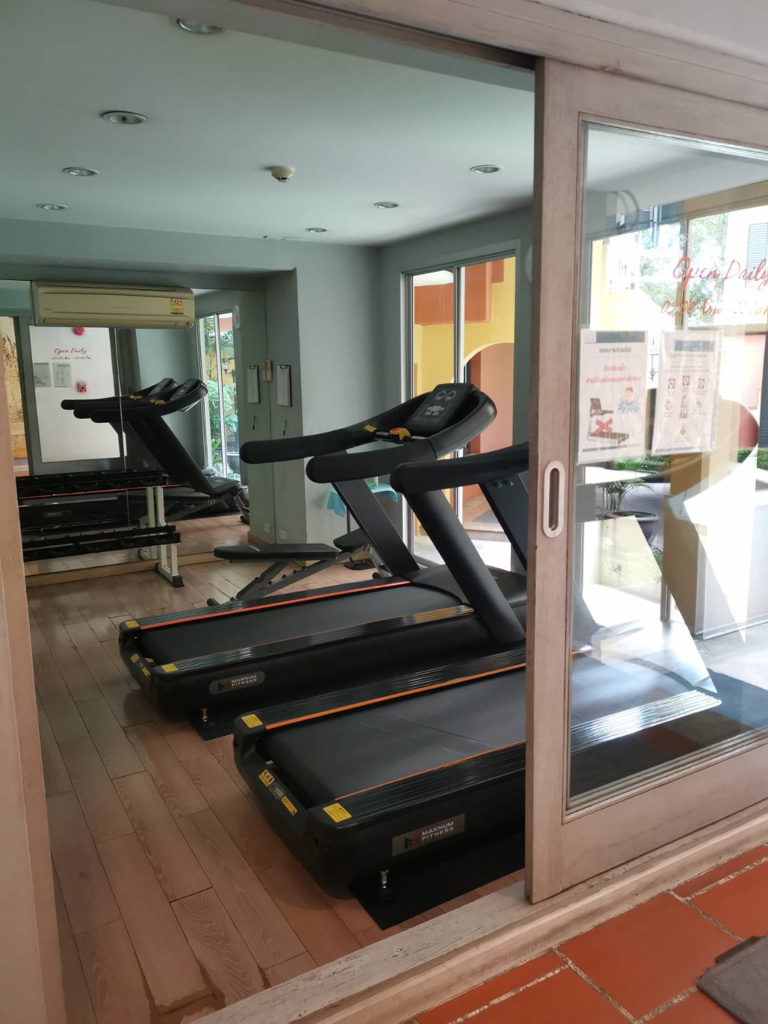 ขายคอนโดมิเนียม ใจกลางกรุงที่ออกแบบสไตล์เมดิเตอร์เรเนียน ขนาด 1 ห้องนอน พร้อมอยู่ ติด MRT รัชโยธิน สระว่ายน้ำระบบเกลือ วิวสวน สงบ ร่มรื่น ปลอดภัย 6