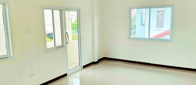 บ้านเดี่ยว 2 ชั้น รีโนเวทใหม่ ให้เช่า 3 นอน 2 น้ำ แยกบางพูน 1.5 กม. 35 ตร.ว. 140 ตร.ม. สนามกอล์ฟเมืองเอก 2.7 กม.ม.รังสิต 3