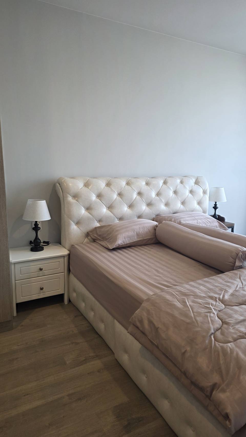 ปล่อยเช่าคอนโดหรู THE CROWN Residences 4