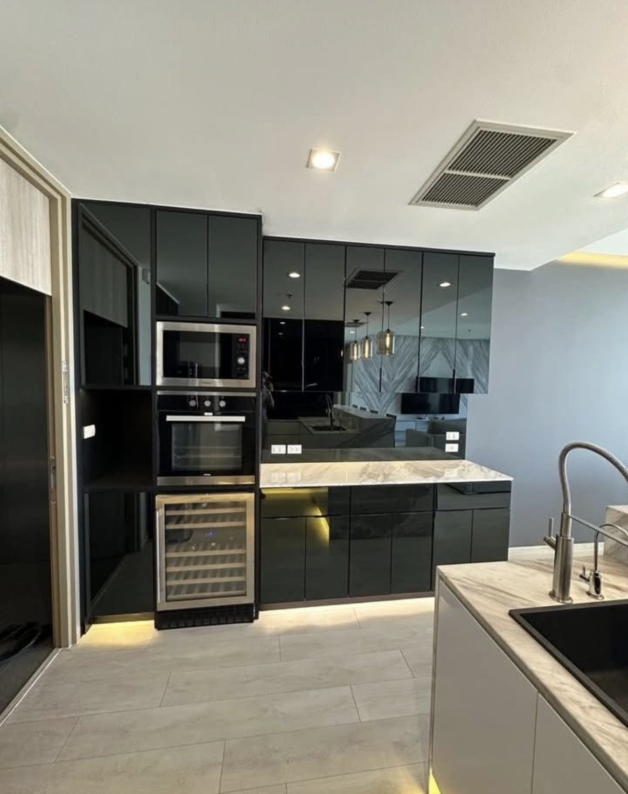 Ploenchit 2 Bedroom Sky Residence Unit 4