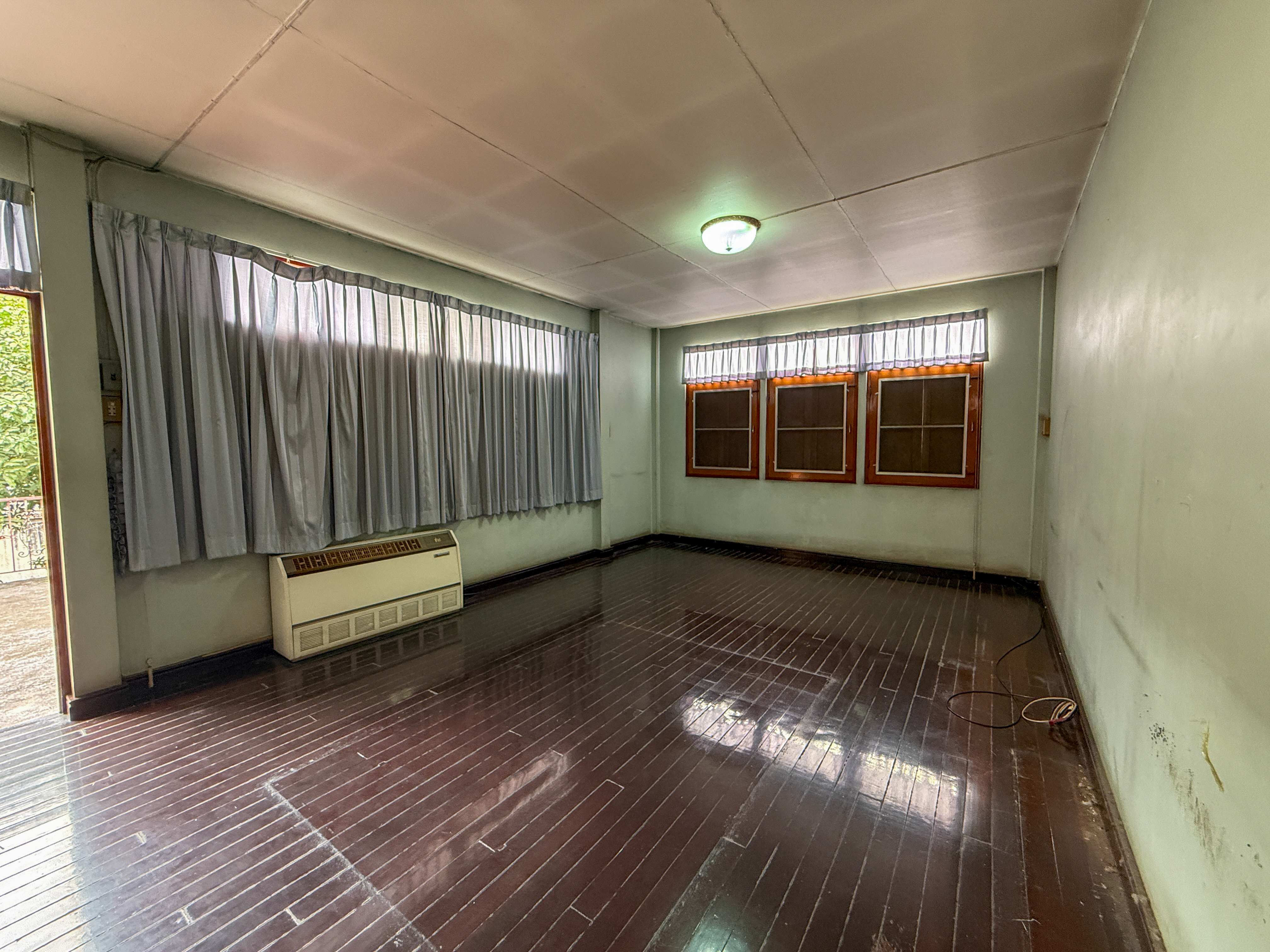 ให้เช่าที่ดินพร้อมสิ่งปลูกสร้าง 658 ตรว ,ติดถนนสาธุประดิษฐ์ เหมาะแก่การพักอาศัย และร้านคาเฟ่ ,ร้านอาหาร 7