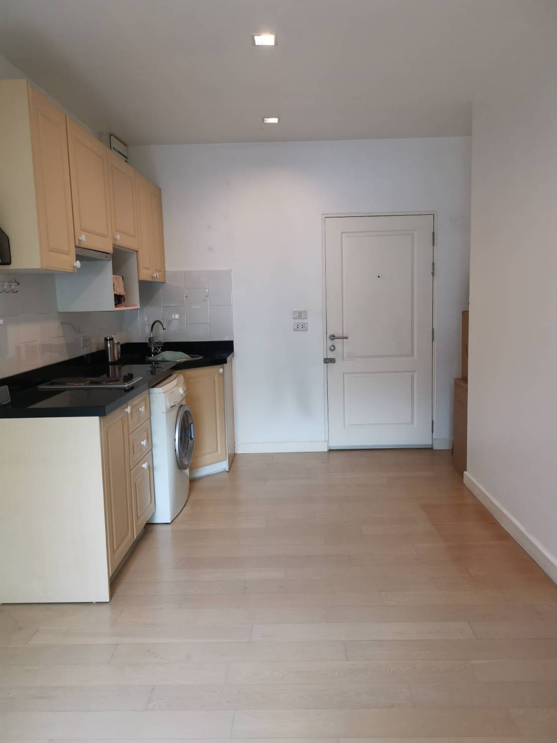 ขายคอนโดมิเนียม ใจกลางกรุงที่ออกแบบสไตล์เมดิเตอร์เรเนียน ขนาด 1 ห้องนอน พร้อมอยู่ ติด MRT รัชโยธิน สระว่ายน้ำระบบเกลือ วิวสวน สงบ ร่มรื่น ปลอดภัย 12