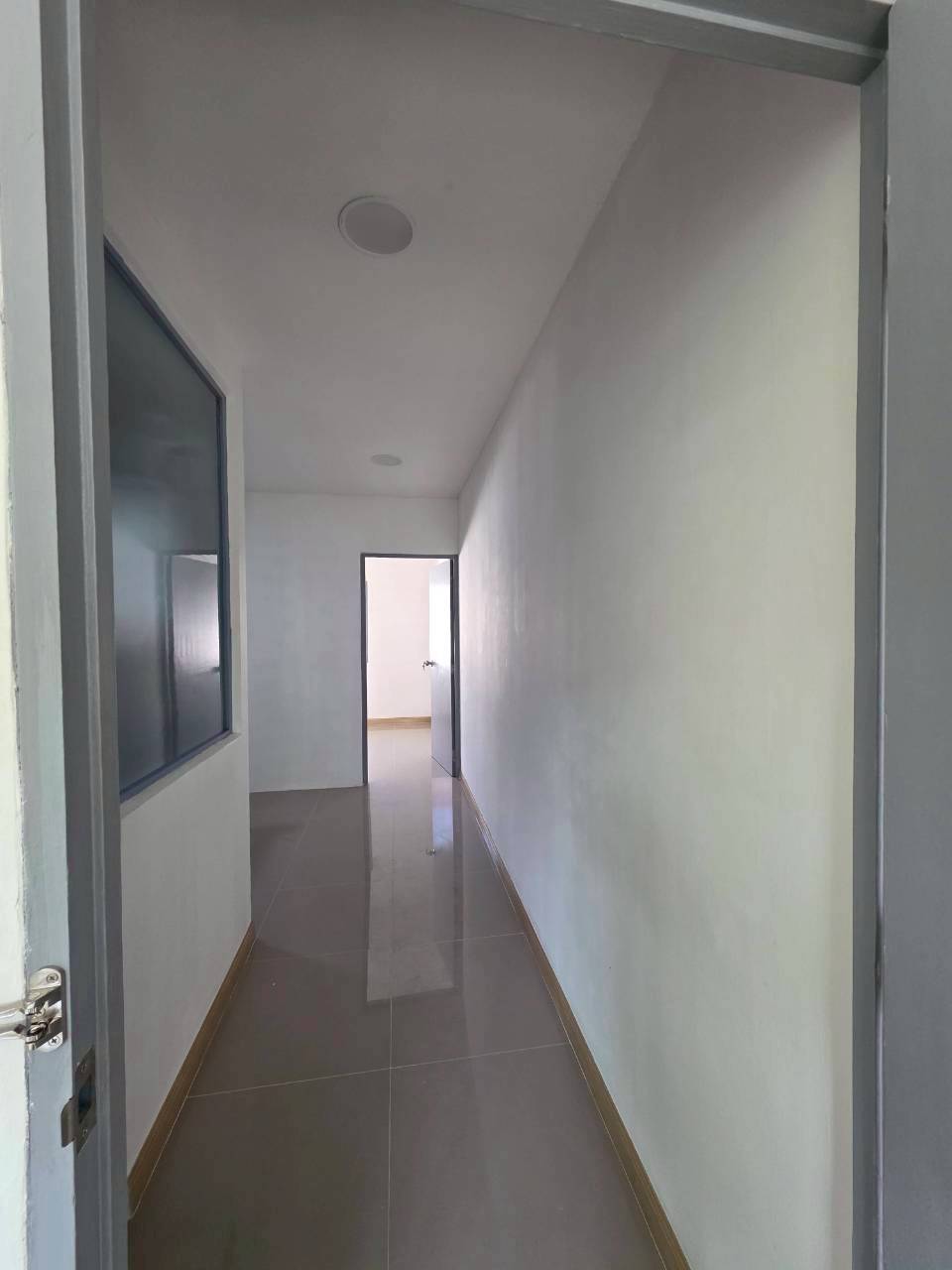 ทาวเฮาส์รีโนเวทใหม่ พร้อมอยู่ มบ.สิรารมย์ ถ.บ้านกล้วย-ไทรน้อย (เจ้าของขายเอง) 10