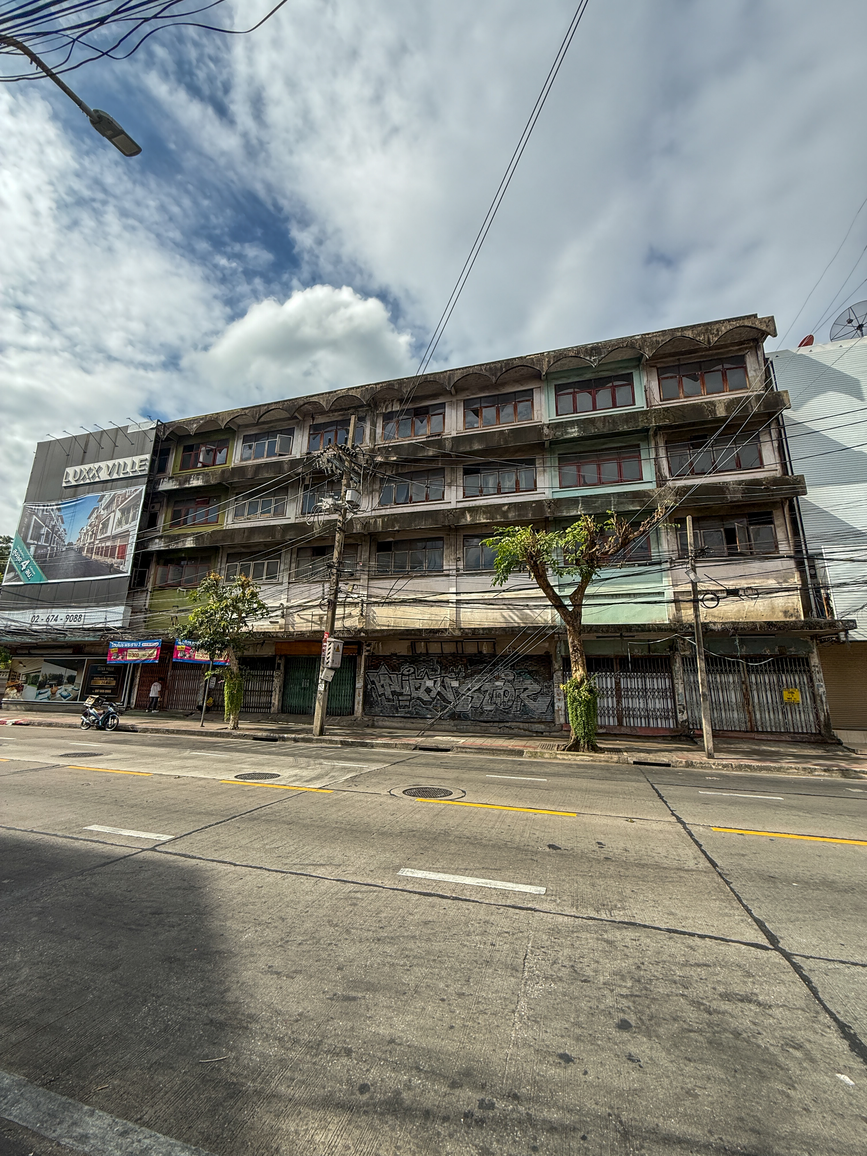 ให้เช่าที่ดินพร้อมสิ่งปลูกสร้าง 658 ตรว ,ติดถนนสาธุประดิษฐ์ เหมาะแก่การพักอาศัย และร้านคาเฟ่ ,ร้านอาหาร 12