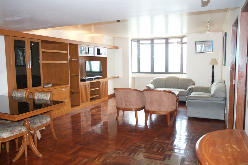 Condo Omni Tower Asoke Nana 4