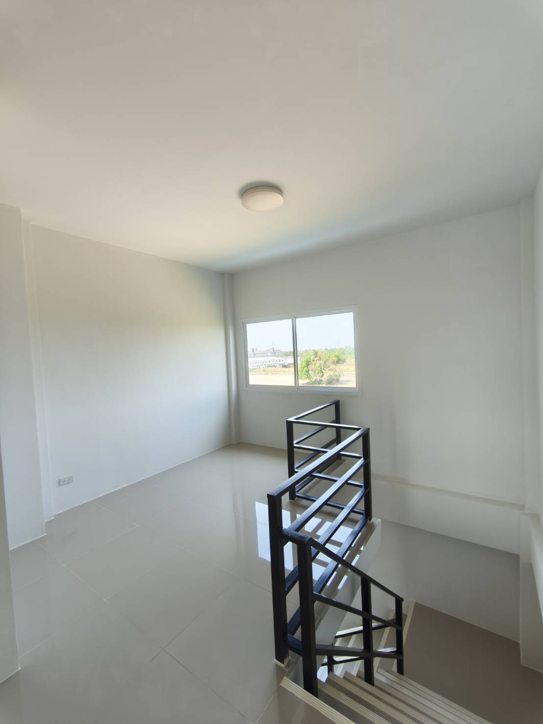 ตึกแถว 3 ชั้น ครึ่ง ถนนข้าวหลาม บางแสน จ.ชลบุรี 16