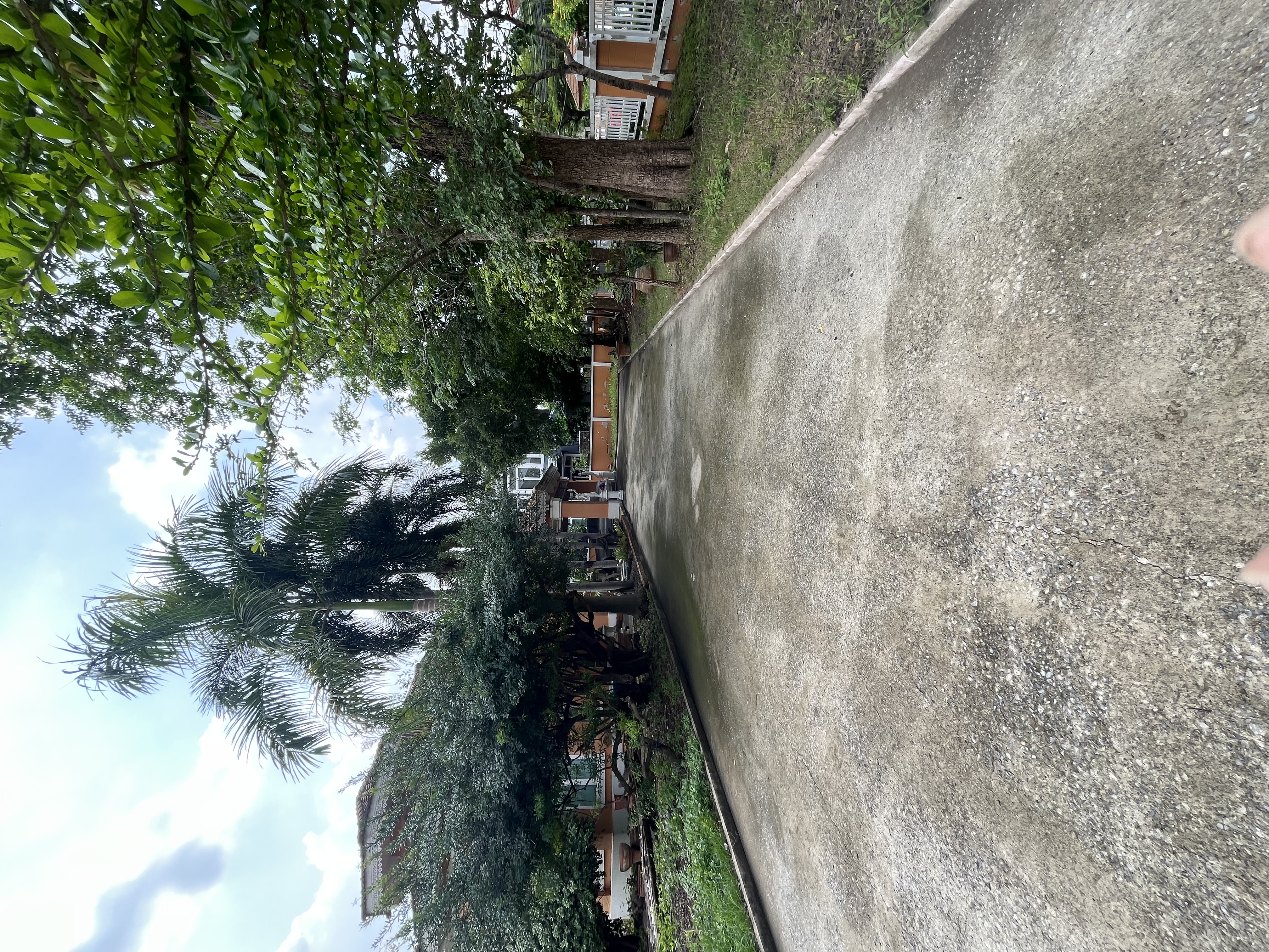 บ้านพร้อมที่ดิน 330 ตรว. แปลงใหญ่หายากในหมู่บ้านธัญธานี โฮม ออนกรีน ติดสนามกอล์ฟ เหมาะกับครอบครัวใหญ่ทำพู หรือสายเรนโนเวททำกำไร 17.9 ล้านบาท รา 8