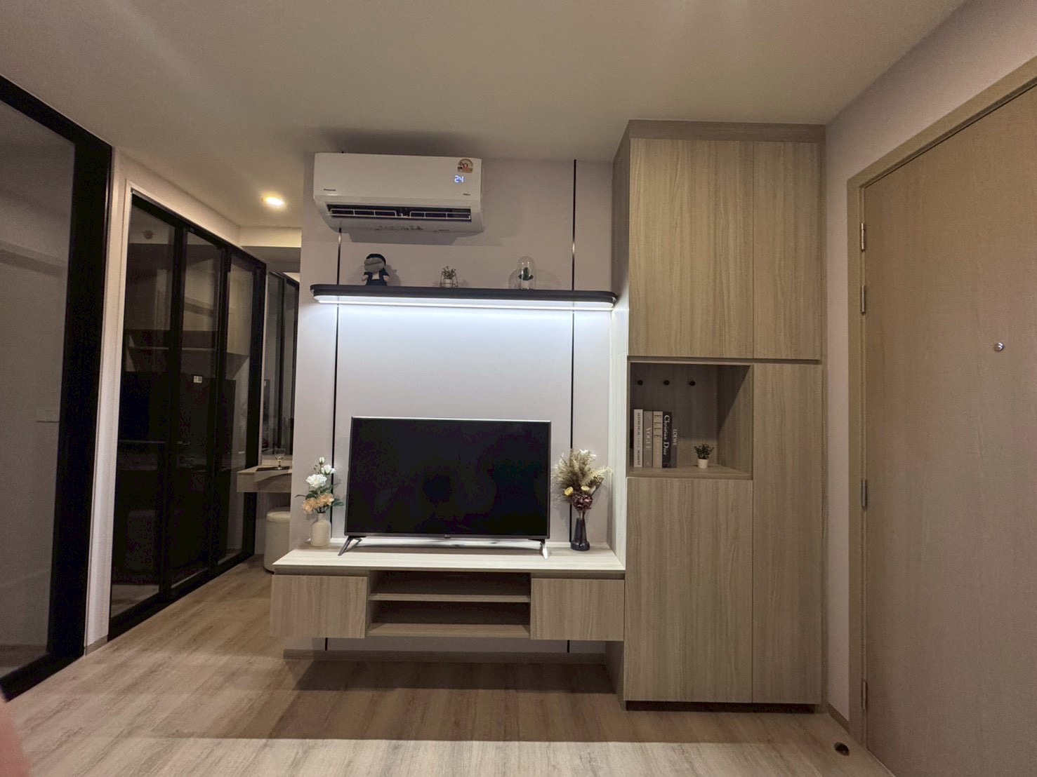 ให้เช่า Condo Origin place bangna ชั้น 10 ขนาด 29 ตรม. วิวสระ ระเบียงฝั่งตะวันออก แดดเช้า  ภาพจากห้องจริง เฟอร์นิเจอร์บิวท์อินครบ ที่นอน lLUNIO 6