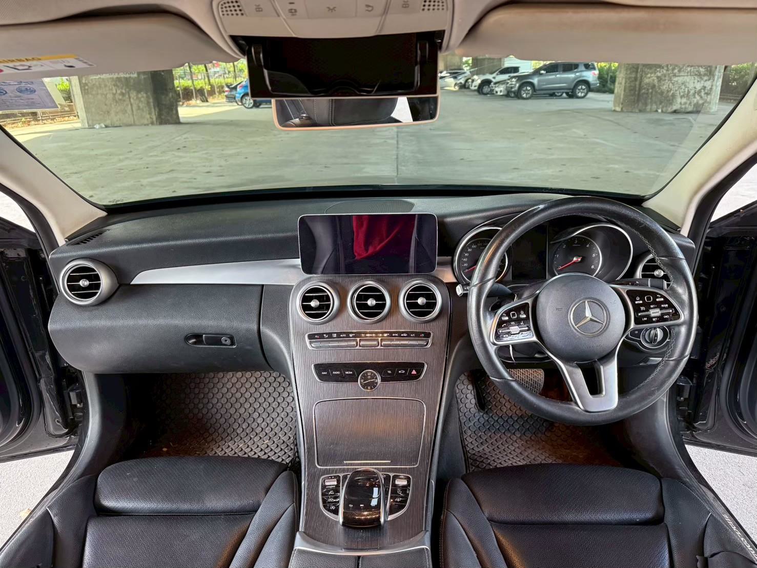 Mercedes-Benz  C220d W205 AT ปี 2019 รถมือสอง ขายถูก 11
