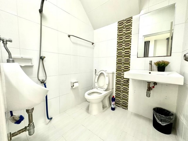 ให้เช่าบ้านเดี่ยว ถนนคุ้มเกล้า ใกล้ถนนเจ้าคุณทหาร ตรงข้ามตลาดคุ้มเกล้า เดินทางสะดวก เหมาะอยู่อาศัย 15