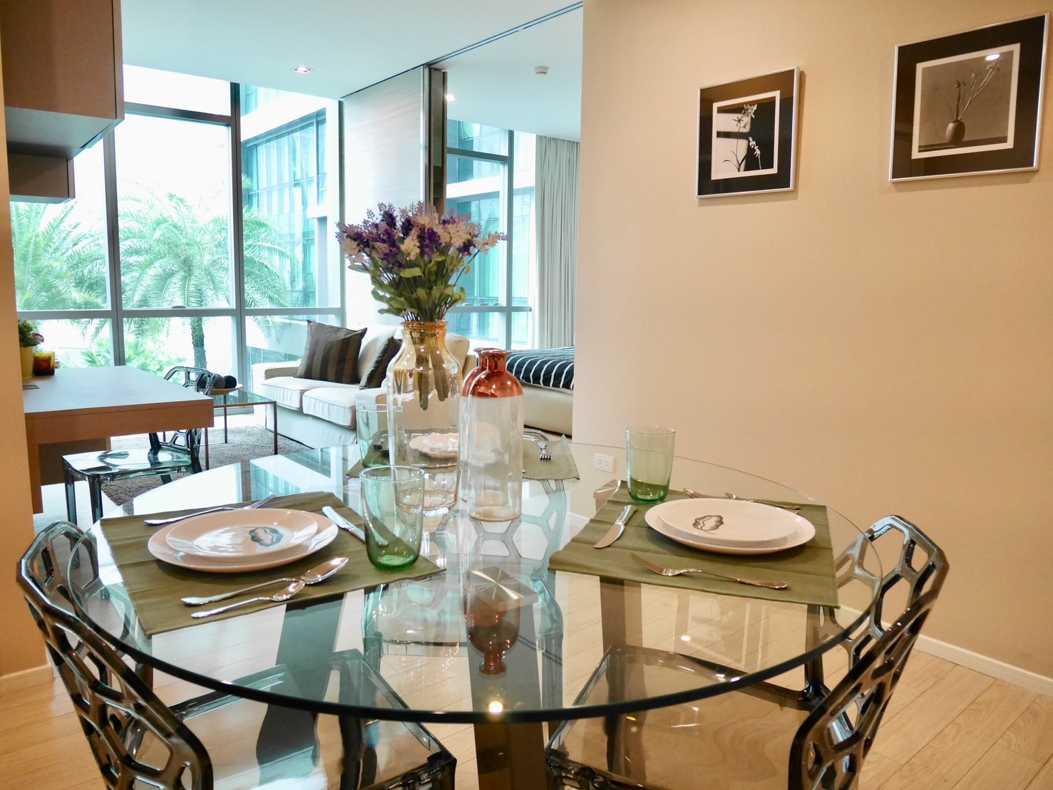 THE ROOM SUKHUMVIT 21 (ASOKE) 4