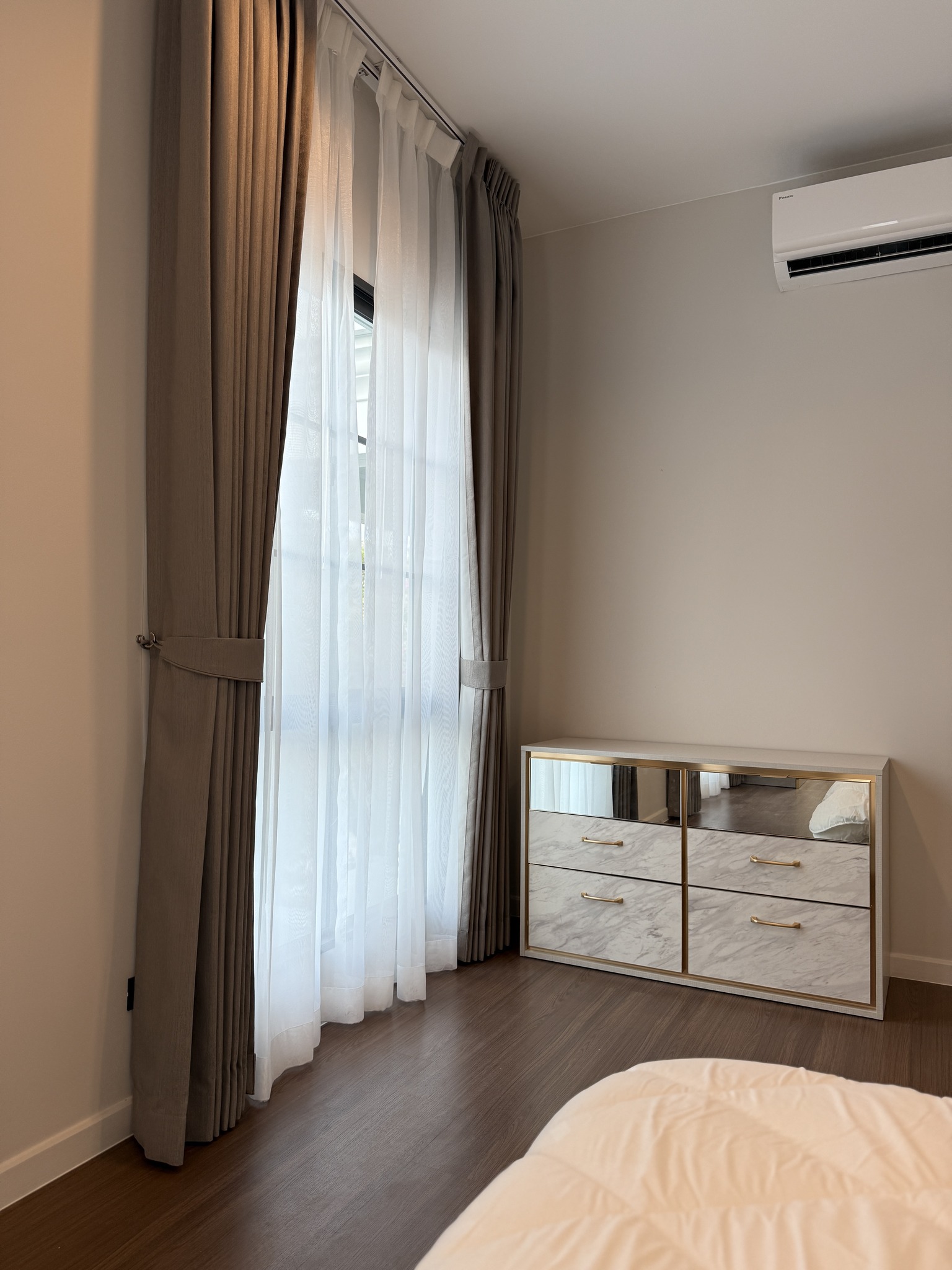 Luxury Family House for Rent Setthasiri Bangna KM.10 16