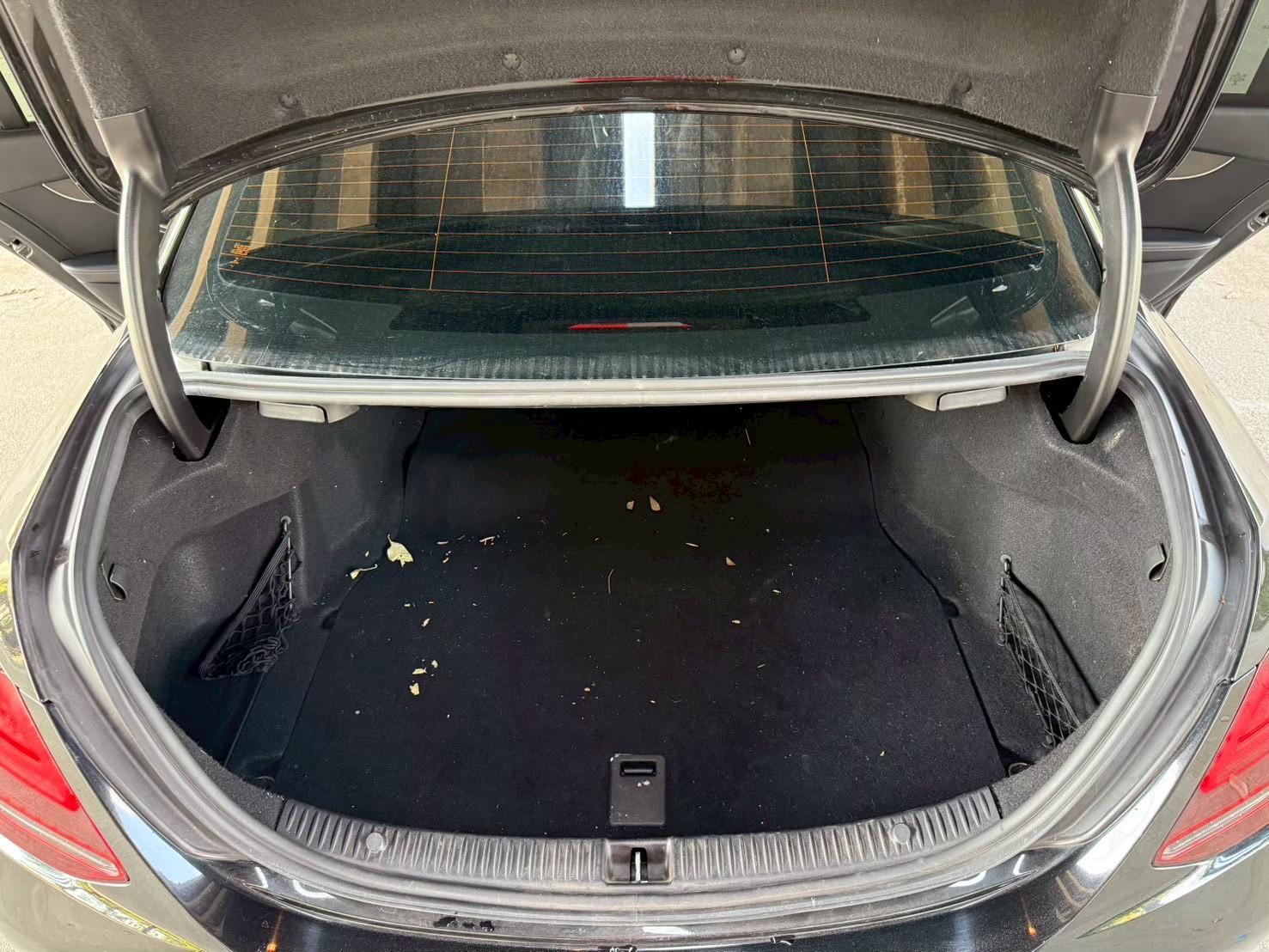 Mercedes-Benz  C220d W205 AT ปี 2019 รถมือสอง ขายถูก 18