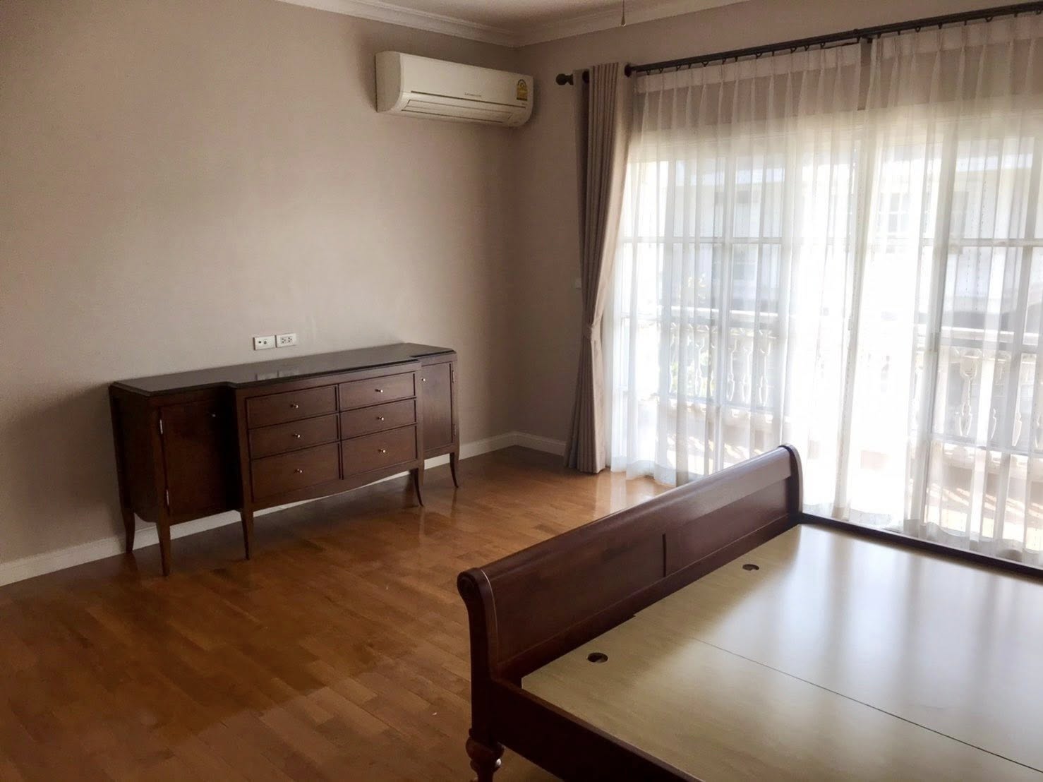 ให้เช่าบ้านเดี่ยว3ชั้น หลังใหญ่ สไตล์ยุโรป  Fantasia Villa 3  International Village วิวสระว่ายน้ำ 18