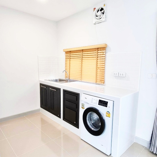 ม.กรุงเทพ รังสิต 4กม. ฟิวเจอร์พาร์ค รังสิต 1.6กม. ทาวน์เฮาส์ 2 ชั้น 3นอน พหลฯ-วิภาวดี แกรนด์พลี 145ตร.ม.18ตร.วา.จัดเต็มเ 1